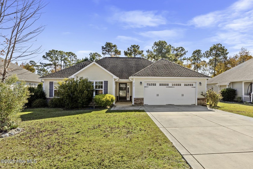 Welcome to your ideal coastal retreat in Sneads Ferry! Perfectly - Beach Home for sale in Sneads Ferry, North Carolina on Beachhouse.com