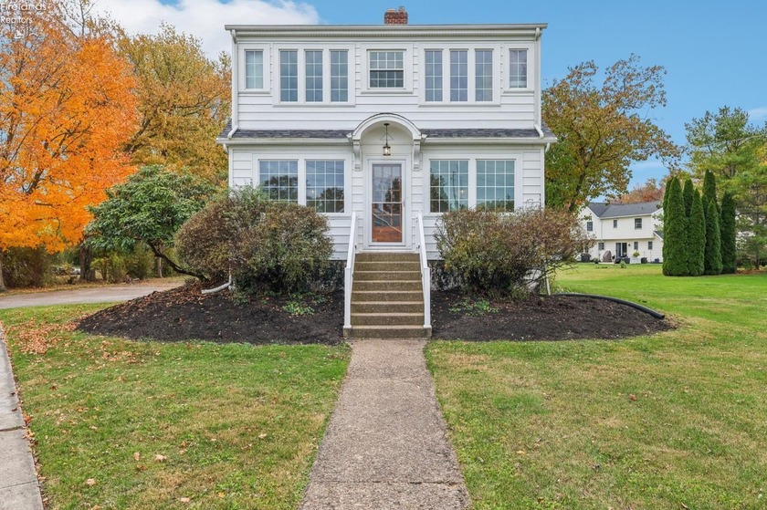 Rare Huron property just steps from Lake Erie! Recently - Beach Home for sale in Huron, Ohio on Beachhouse.com