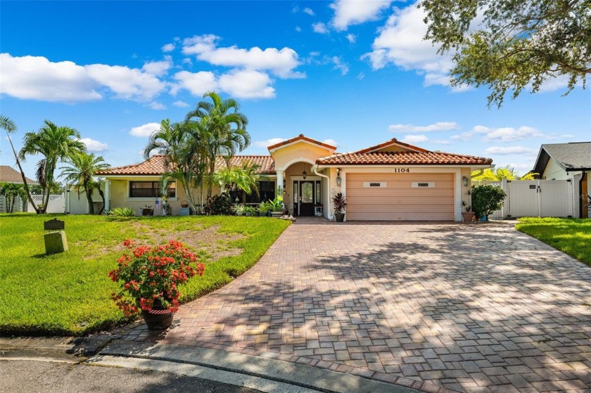 Welcome to Florida's peaceful waterfront paradise. Located in St - Beach Home for sale in St. Petersburg, Florida on Beachhouse.com