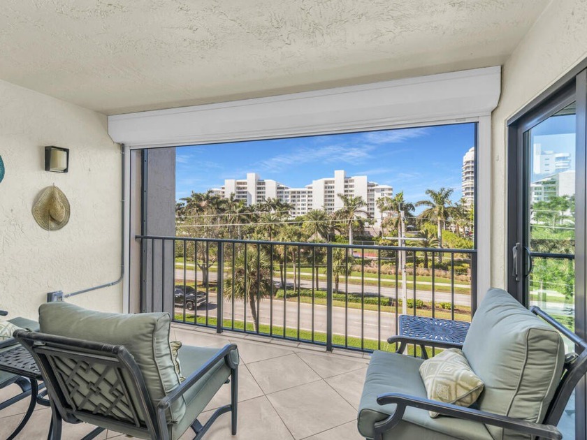 Welcome to this 4th floor unit #408 at the Grandview! This - Beach Condo for sale in Marco Island, Florida on Beachhouse.com