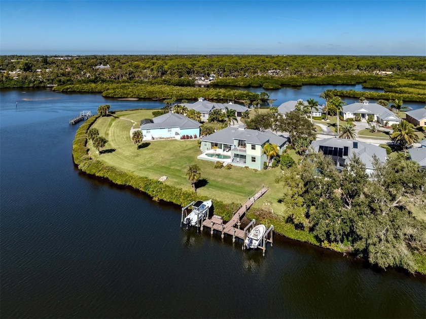 Positioned at end of a quiet cul-de-sac, this spacious - Beach Home for sale in Nokomis, Florida on Beachhouse.com