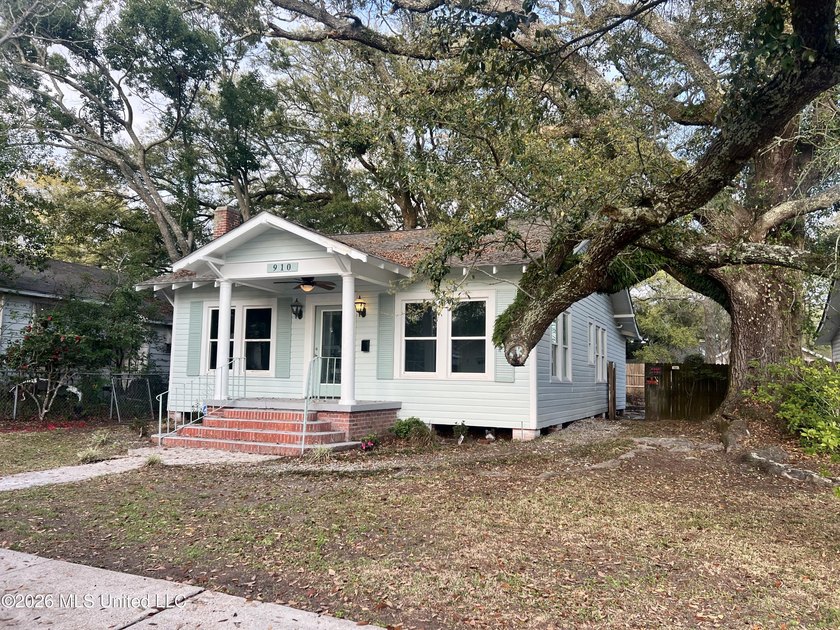 Walk to the beach, park, and community center from this charming - Beach Home for sale in Gulfport, Mississippi on Beachhouse.com