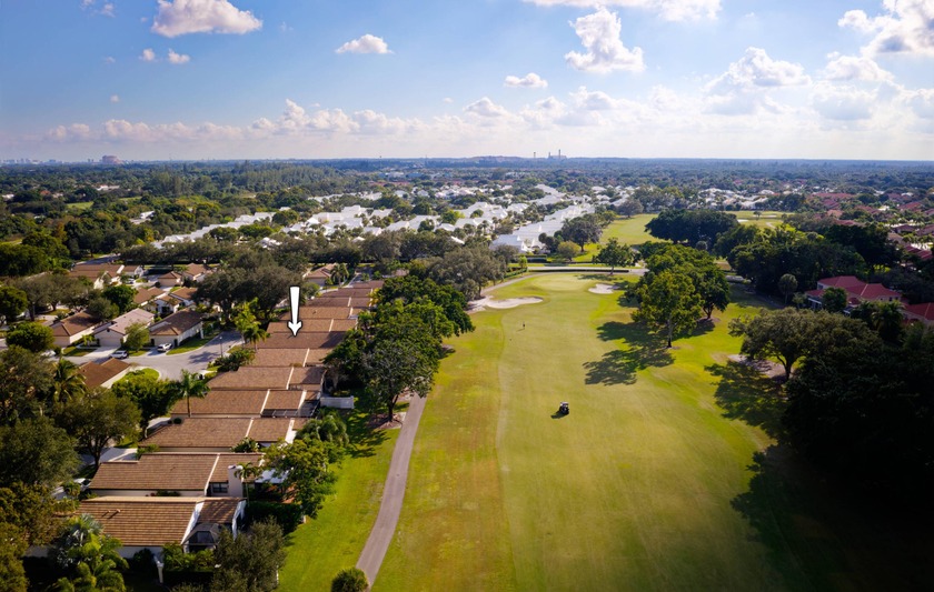 Welcome to this inviting single-story residence in the highly - Beach Home for sale in Palm Beach Gardens, Florida on Beachhouse.com