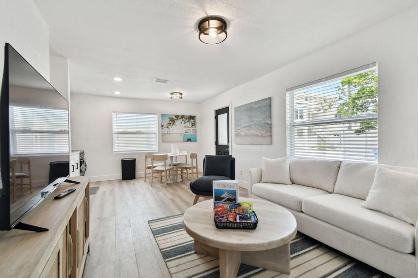 117 127th Ave E Unit 4 - Beach Vacation Rentals in Treasure Island, FL on Beachhouse.com