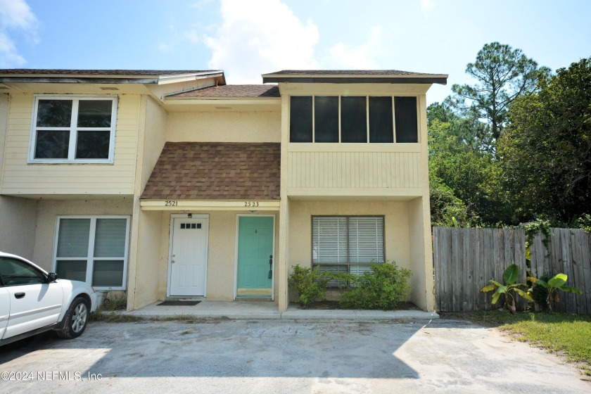 Old school Neptune Beach complete with a private gravel road - Beach Townhome/Townhouse for sale in Neptune Beach, Florida on Beachhouse.com