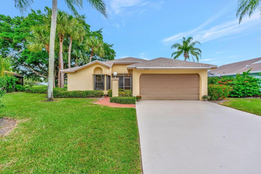 Perfect place, perfect space! NEW ROOF - NEW A/C! Enjoy life at - Beach Home for sale in Palm Beach Gardens, Florida on Beachhouse.com