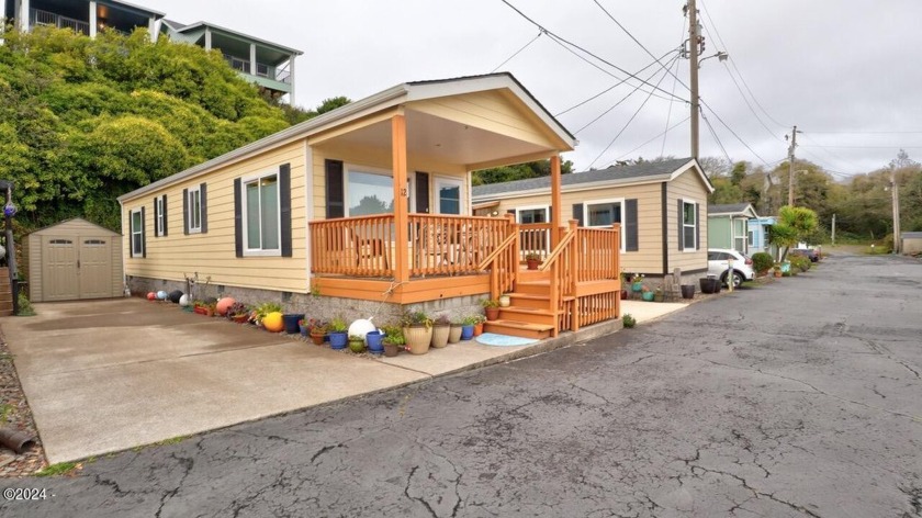 2014 Manufactured home in Highly Sought After space in Surfside - Beach Home for sale in Newport, Oregon on Beachhouse.com