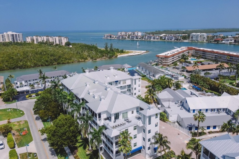 This exquisite penthouse offers an unparalleled living - Beach Condo for sale in Marco Island, Florida on Beachhouse.com