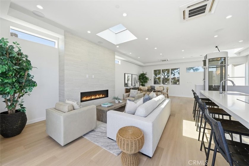 Nestled in the coveted Sand Section of Manhattan Beach, 425 23rd - Beach Home for sale in Manhattan Beach, California on Beachhouse.com