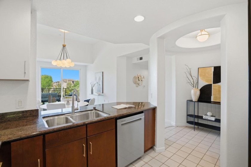Top-floor penthouse living on Communications Hill with sweeping - Beach Condo for sale in San Jose, California on Beachhouse.com