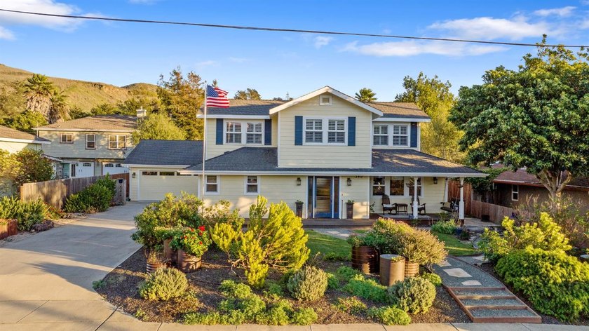 Welcome to your coastal escape! Ideally situated one block from - Beach Home for sale in Cayucos, California on Beachhouse.com