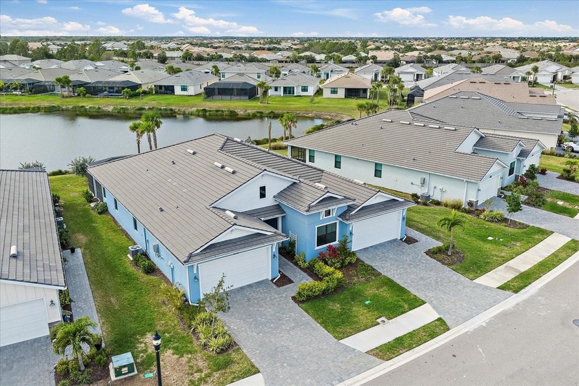 **DESIGNER FURNITURE (partial or all) and GOLF CART AVAILABLE - Beach Home for sale in Venice, Florida on Beachhouse.com