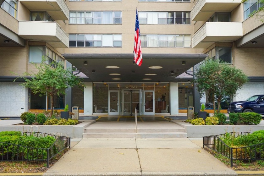This spacious one-bedroom condo offers a fantastic opportunity - Beach Home for sale in Chicago, Illinois on Beachhouse.com