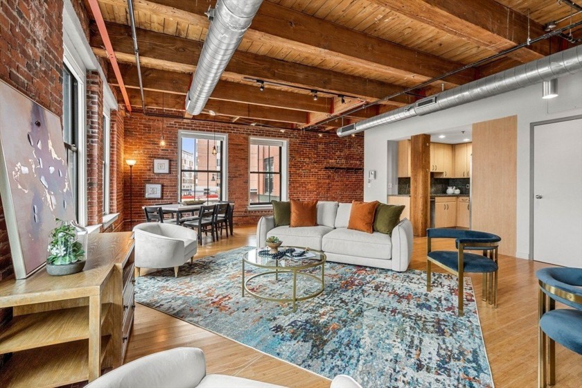 BIG PRICE REDUCTION! Experience the ultimate urban retreat in - Beach Condo for sale in Boston, Massachusetts on Beachhouse.com