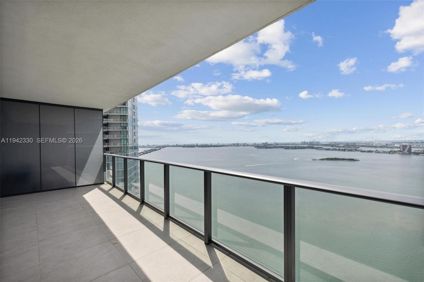Spectacular 2BD + 3BA residence at Paraiso Bay! Set on the 42nd - Beach Condo for sale in Miami, Florida on Beachhouse.com