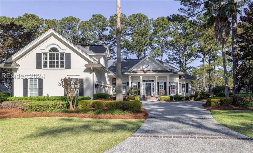 This is the one you have been waiting for. Beautiful lake and - Beach Home for sale in Bluffton, South Carolina on Beachhouse.com