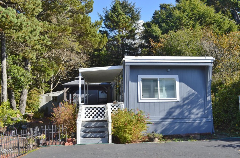 This is your chance to retire on the Oregon Beach or have a - Beach Home for sale in Depoe Bay, Oregon on Beachhouse.com