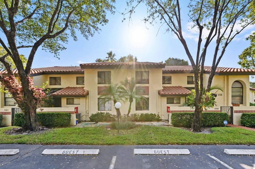 Welcome to Palm Chase Lakes, an active 55+ gated community. This - Beach Condo for sale in Boynton Beach, Florida on Beachhouse.com