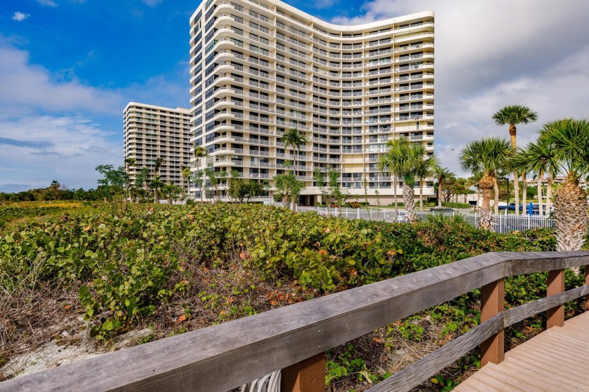 South facing with stunning compelling views of the entire beach - Beach Condo for sale in Marco Island, Florida on Beachhouse.com