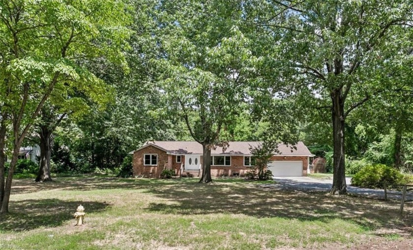 Once in a lifetime property! Sprawling all brick rancher w/ - Beach Home for sale in Gloucester Point, Virginia on Beachhouse.com