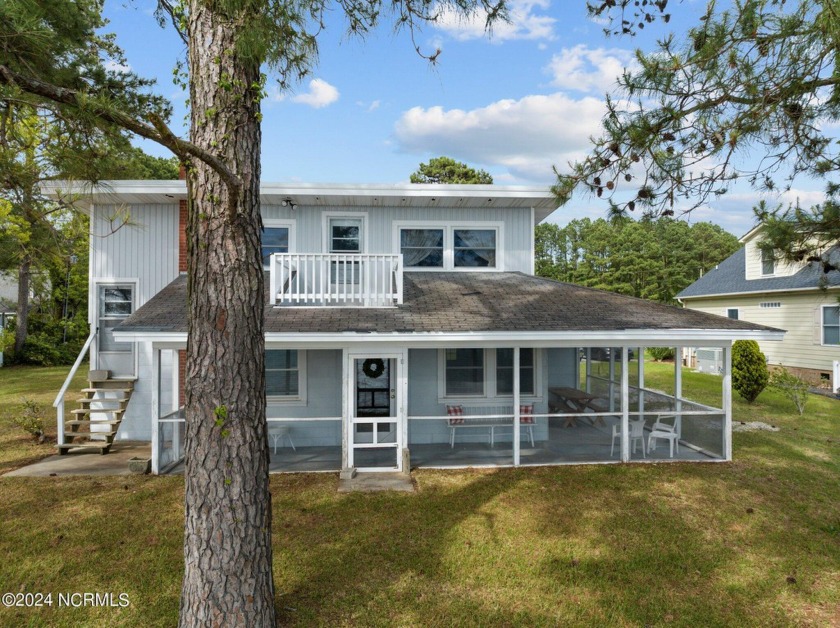 WATERFRONT COTTAGE ON THE PAMLICO - This beautiful property - Beach Home for sale in Bath, North Carolina on Beachhouse.com