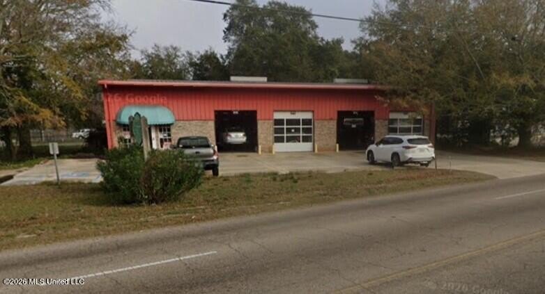 Located at 820 Pass Road in Gulfport, this 6,200+/- square foot - Beach Commercial for sale in Gulfport, Mississippi on Beachhouse.com