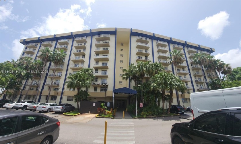 GREAT OPPORTUNITY! 1-bedroom / 1-bathroom first-floor apartment - Beach Condo for sale in Miami, Florida on Beachhouse.com