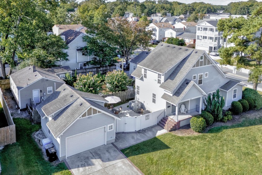 The Virginia Beach ViBe House - Beach Vacation Rentals in Virginia Beach, VA on Beachhouse.com