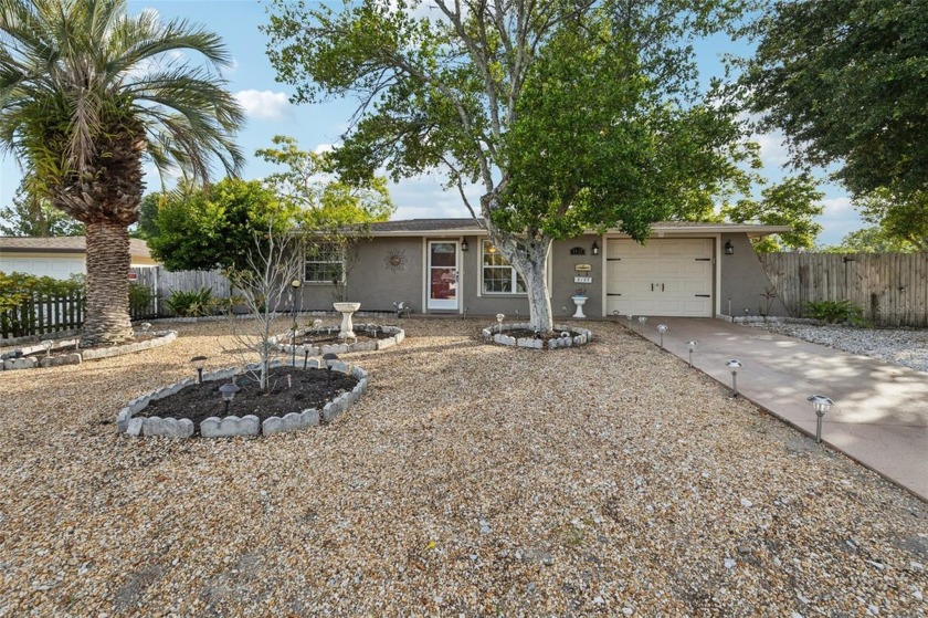 HIGHLY MOTIVATED SELLER!!!!!!...HOME NOT IN A FLOOD ZONE....CUTE - Beach Home for sale in New Port Richey, Florida on Beachhouse.com