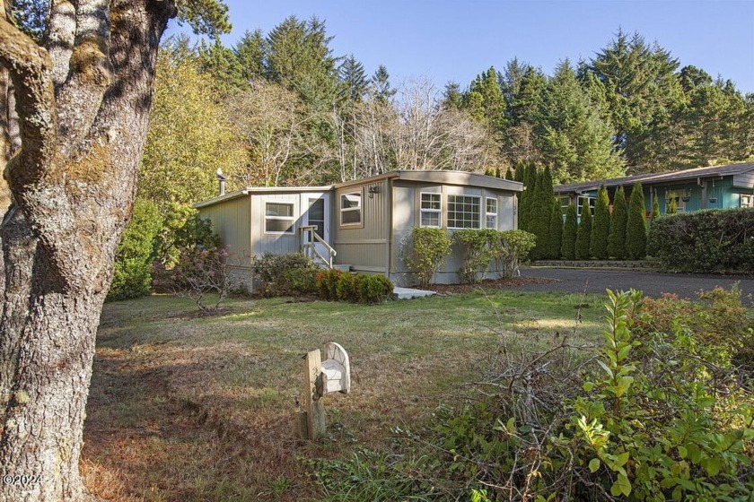 Looking for your coastal home or your home away from home look - Beach Home for sale in Waldport, Oregon on Beachhouse.com