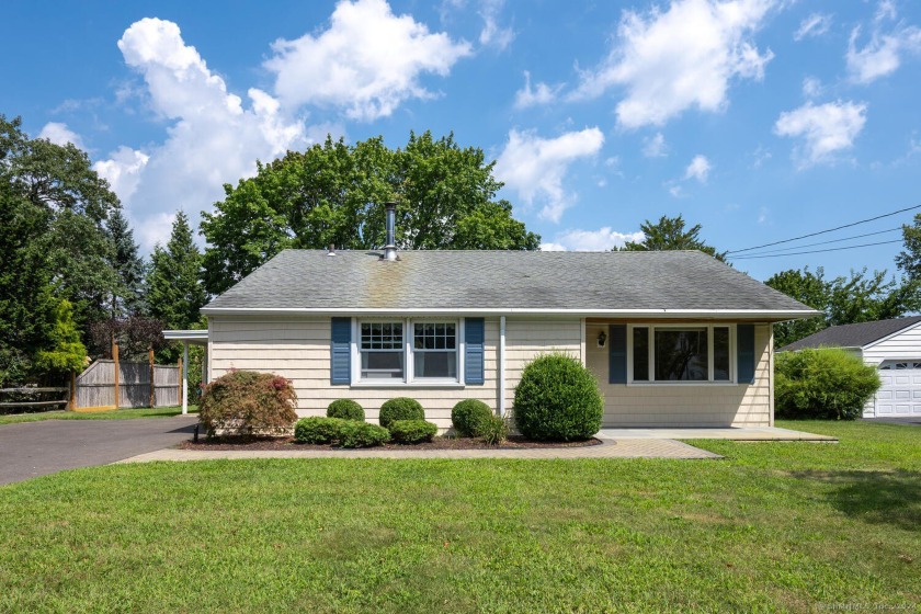 Welcome to 72 Lloyd Drive! This ranch was in one family for a - Beach Home for sale in Fairfield, Connecticut on Beachhouse.com