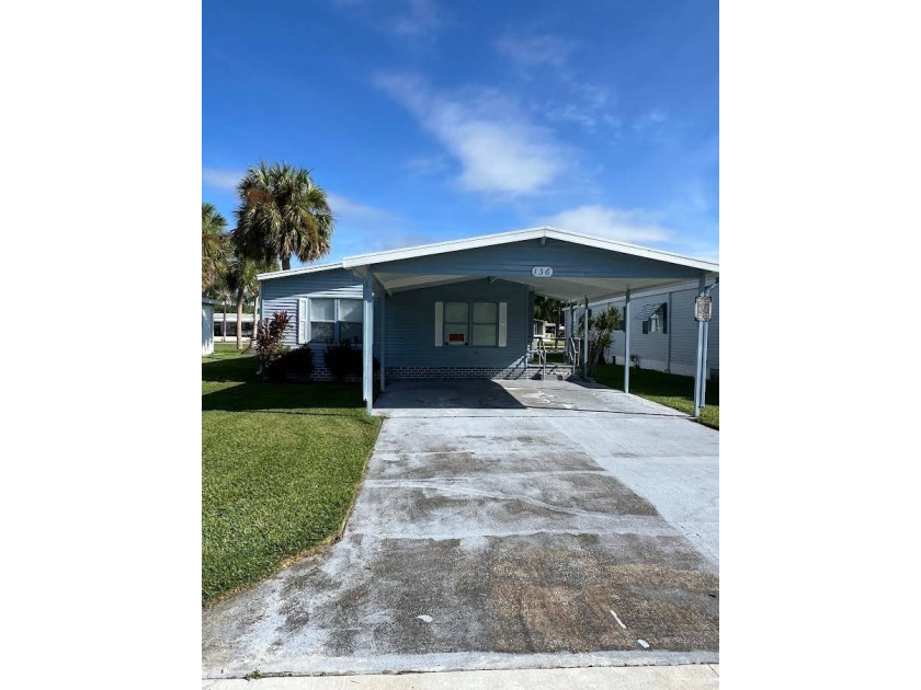 This 1989 Barrrington model Mobile Home is ready for a new owner - Beach Home for sale in Merritt Island, Florida on Beachhouse.com