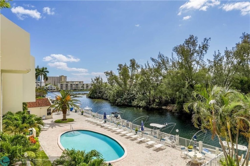 Amazing location walk to the beach, parks and fine dining - Beach Condo for sale in Pompano Beach, Florida on Beachhouse.com