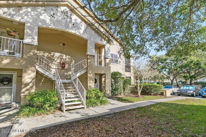 Outstanding end unit is owner occupied and has been meticulously - Beach Condo for sale in Ponte Vedra Beach, Florida on Beachhouse.com