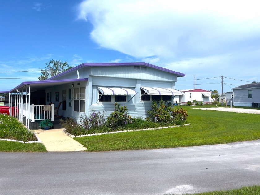 Discover the ultimate comfortable living with this remarkably - Beach Home for sale in Palmetto, Florida on Beachhouse.com