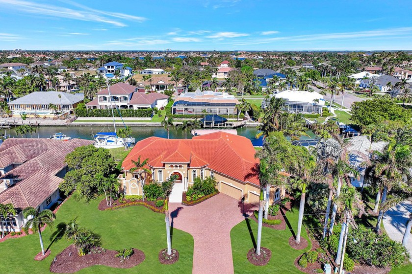 Spacious custom-built Divco home located in the prestigious - Beach Home for sale in Marco Island, Florida on Beachhouse.com