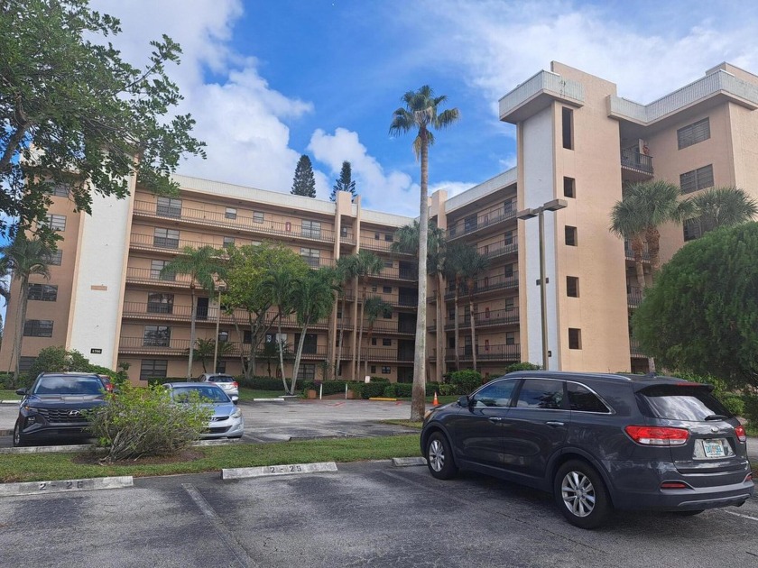 INVESTORS TAKE NOTE. LONG TERM TENANTS CONTINUE UNDER CONTRACT - Beach Condo for sale in Lake Worth, Florida on Beachhouse.com