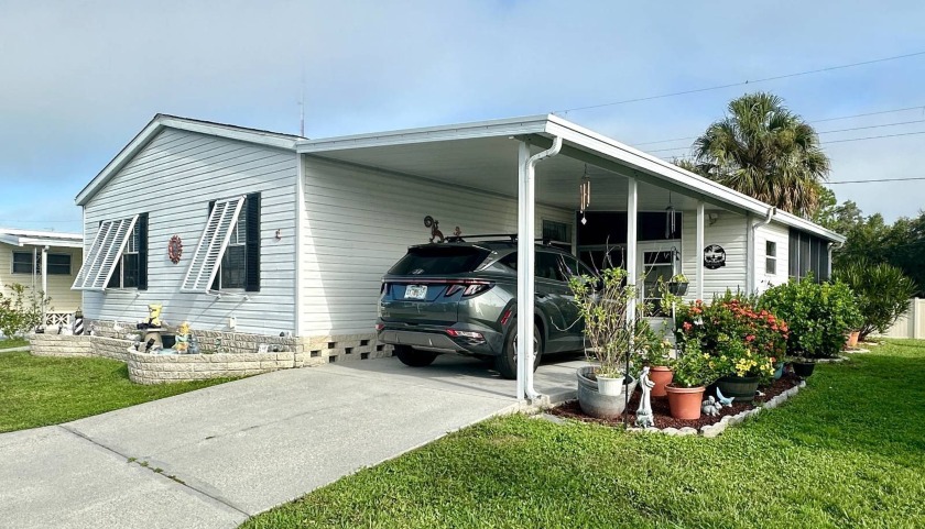 Welcome to your dream home in the heart of the friendly and - Beach Home for sale in Nokomis, Florida on Beachhouse.com