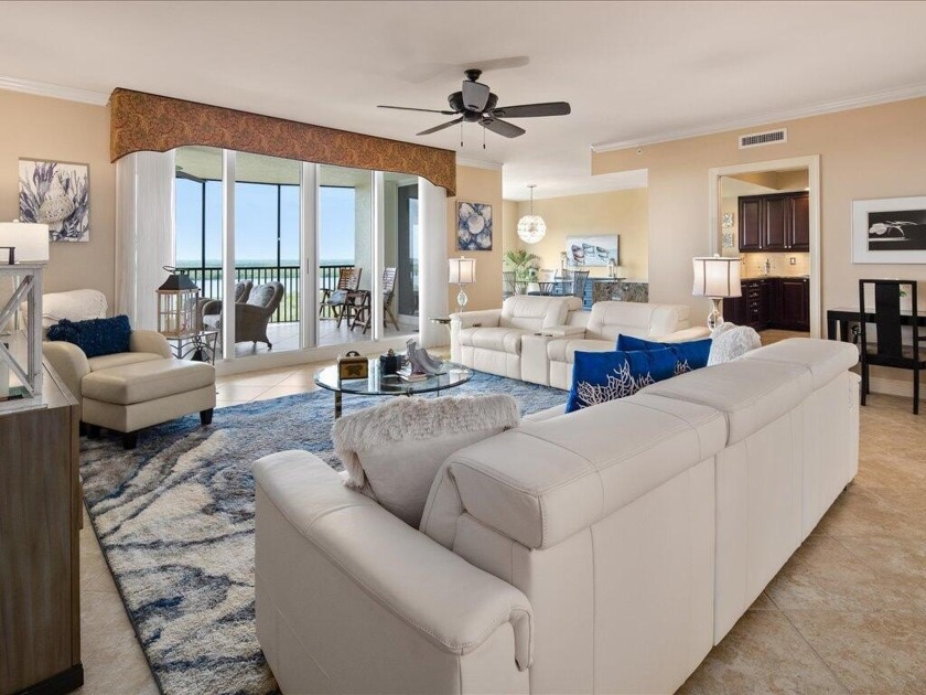 WOW!  HERE IS A IMPRESSIVE CONDOMINIUM WITH A MODERN FLARE THAT - Beach Condo for sale in Naples, Florida on Beachhouse.com