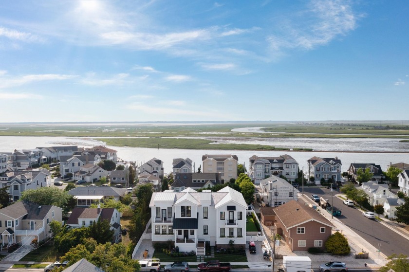 Experience luxury living at its finest in Stone Harbor. 10017 - Beach Home for sale in Stone Harbor, New Jersey on Beachhouse.com