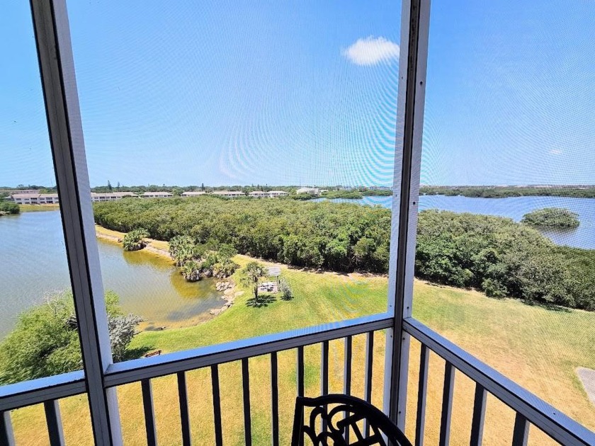 Completely updated, 3 bedrooms 2 bathrooms 1+ car garage with - Beach Condo for sale in St. Petersburg, Florida on Beachhouse.com