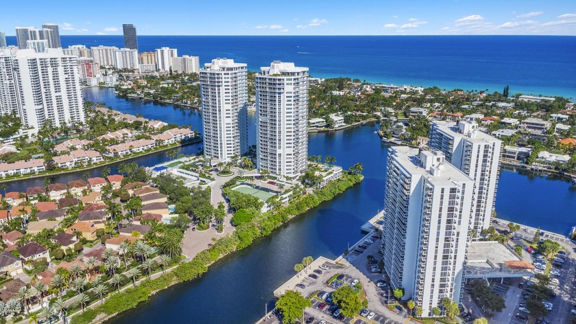 MUST-SEE! 2BR/2BA condo in the heart of Aventura with - Beach Condo for sale in Aventura, Florida on Beachhouse.com