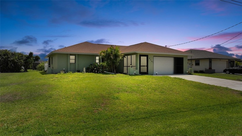 NO FLOOD INSURANCE NEEDED.Gorgeous 2 bedroom, 2 bathroom POOL - Beach Home for sale in Rotonda West, Florida on Beachhouse.com