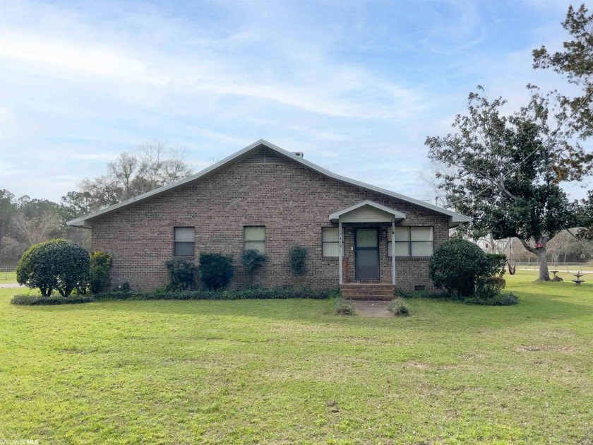 Experience the ultimate in countryside living with - Beach Home for sale in Foley, Alabama on Beachhouse.com