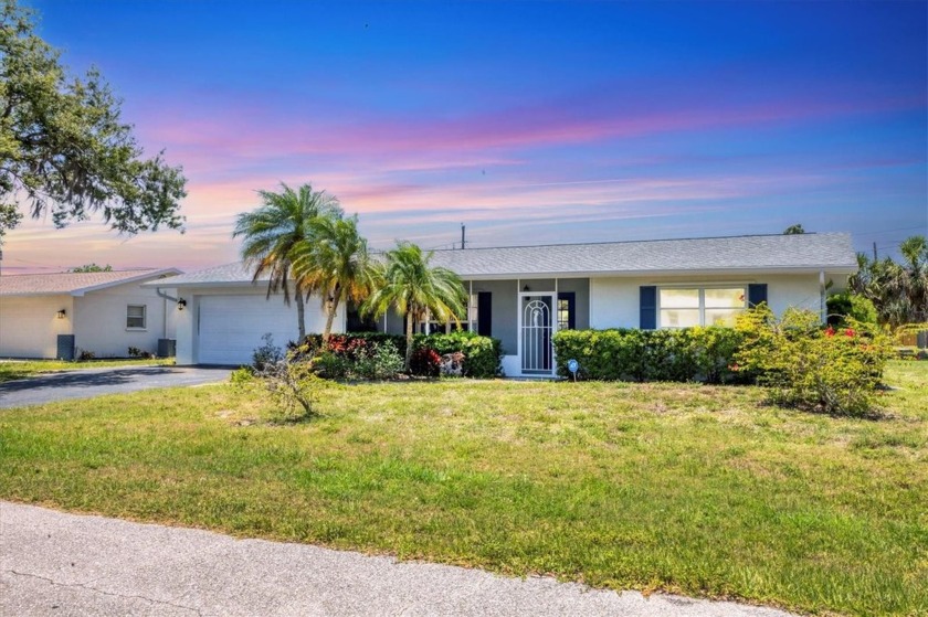 Welcome to 305 E Wentworth, a beautifully updated 3-bedroom - Beach Home for sale in Englewood, Florida on Beachhouse.com