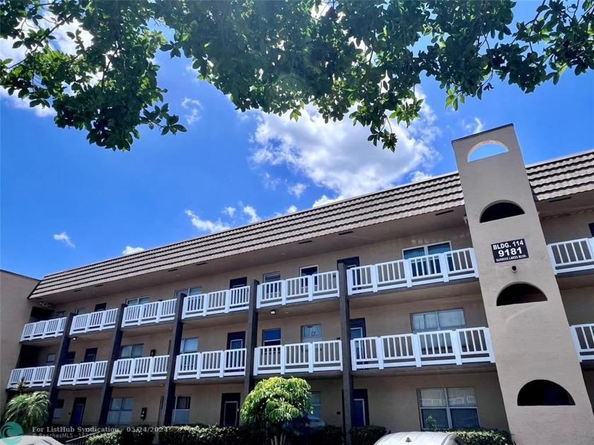 Welcome to this charming first-floor unit in a vibrant 55+ - Beach Condo for sale in Sunrise, Florida on Beachhouse.com