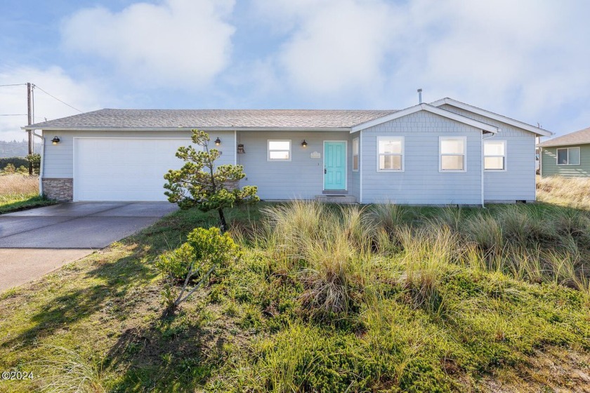 Welcome to this charming single-level home,  offering 1,382 sq - Beach Home for sale in Waldport, Oregon on Beachhouse.com