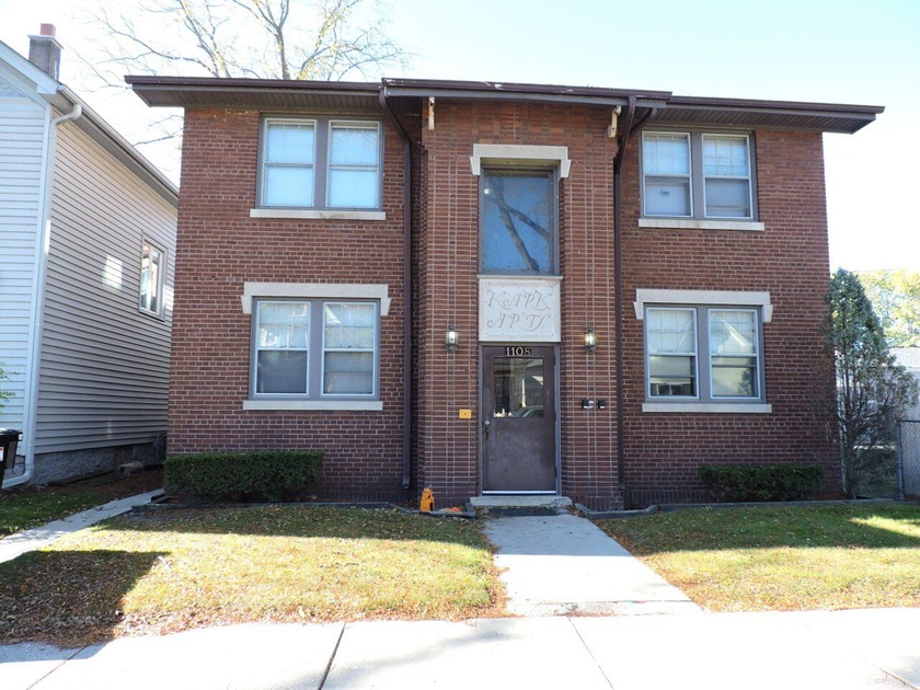CLASSIC RED BRICK, EIGHT UNIT APARTMENT BUILDING in RACINE - Beach Lot for sale in Racine, Wisconsin on Beachhouse.com