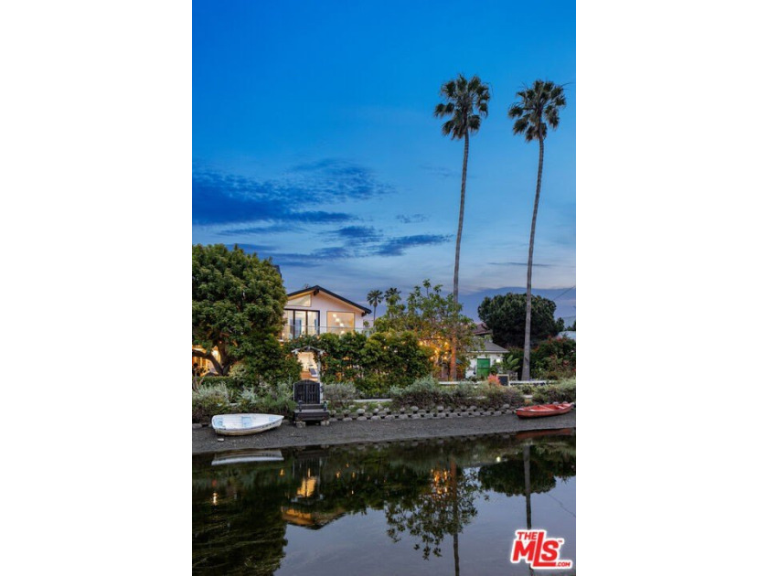 Welcome to this contemporary inviting home in the historic - Beach Home for sale in Venice, California on Beachhouse.com