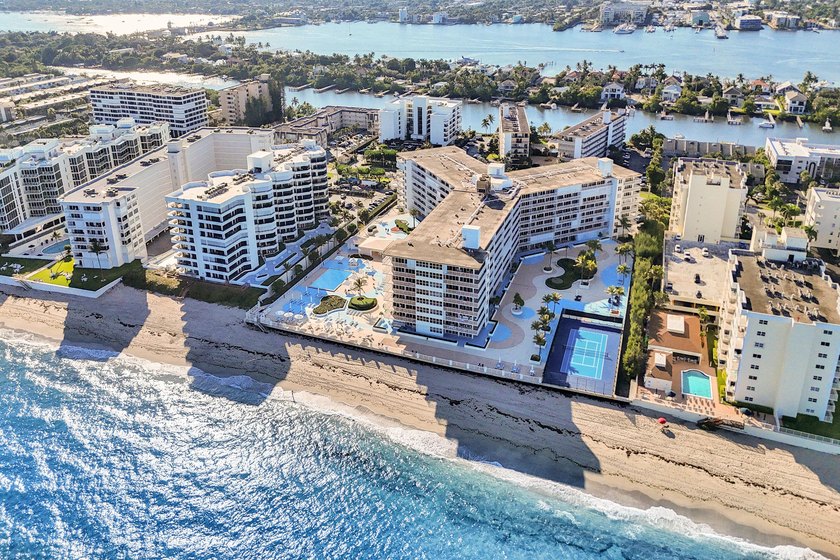 Welcome to the Barclay Condominium #327. This spacious 2BR/2BA - Beach Condo for sale in South Palm Beach, Florida on Beachhouse.com